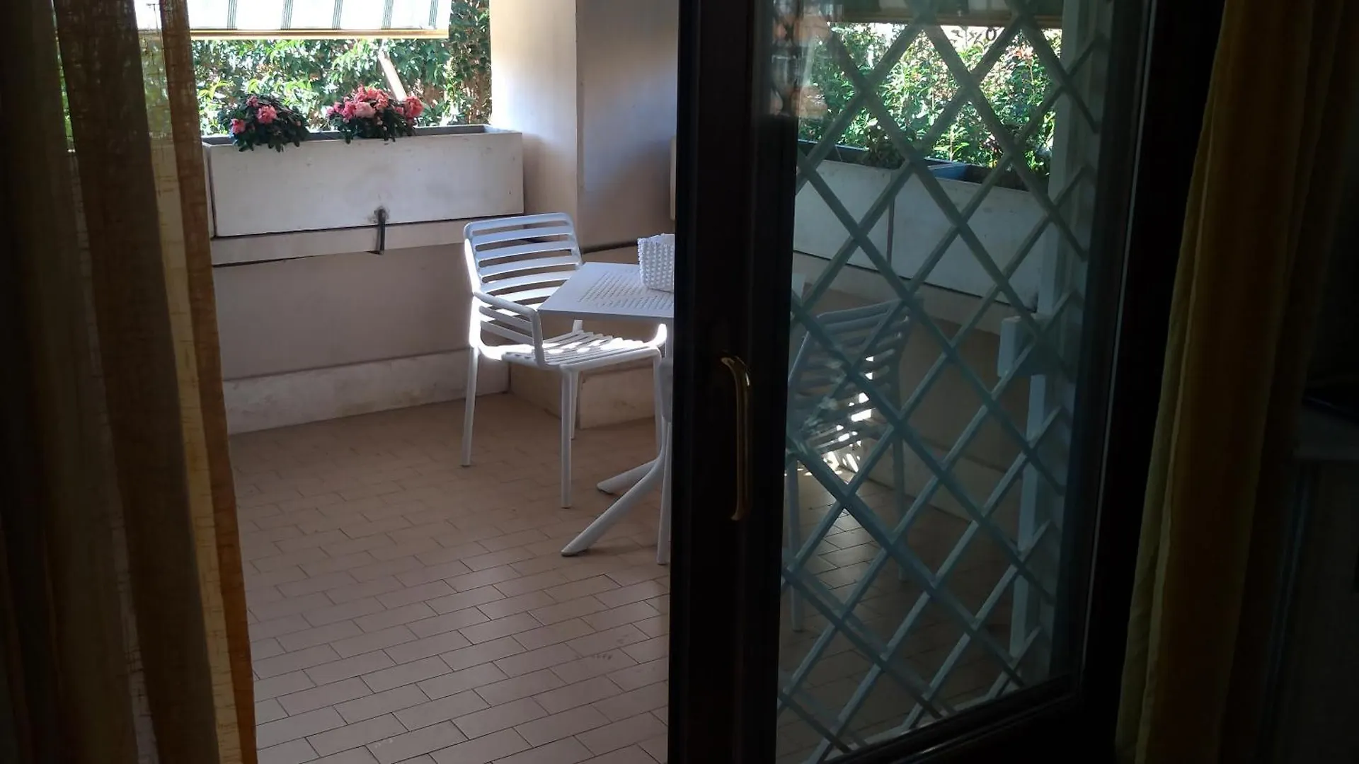 Azimuth - Holiday And Business Roma 0*,